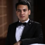 El maestro Daniel Julián Pow Hing Cordero