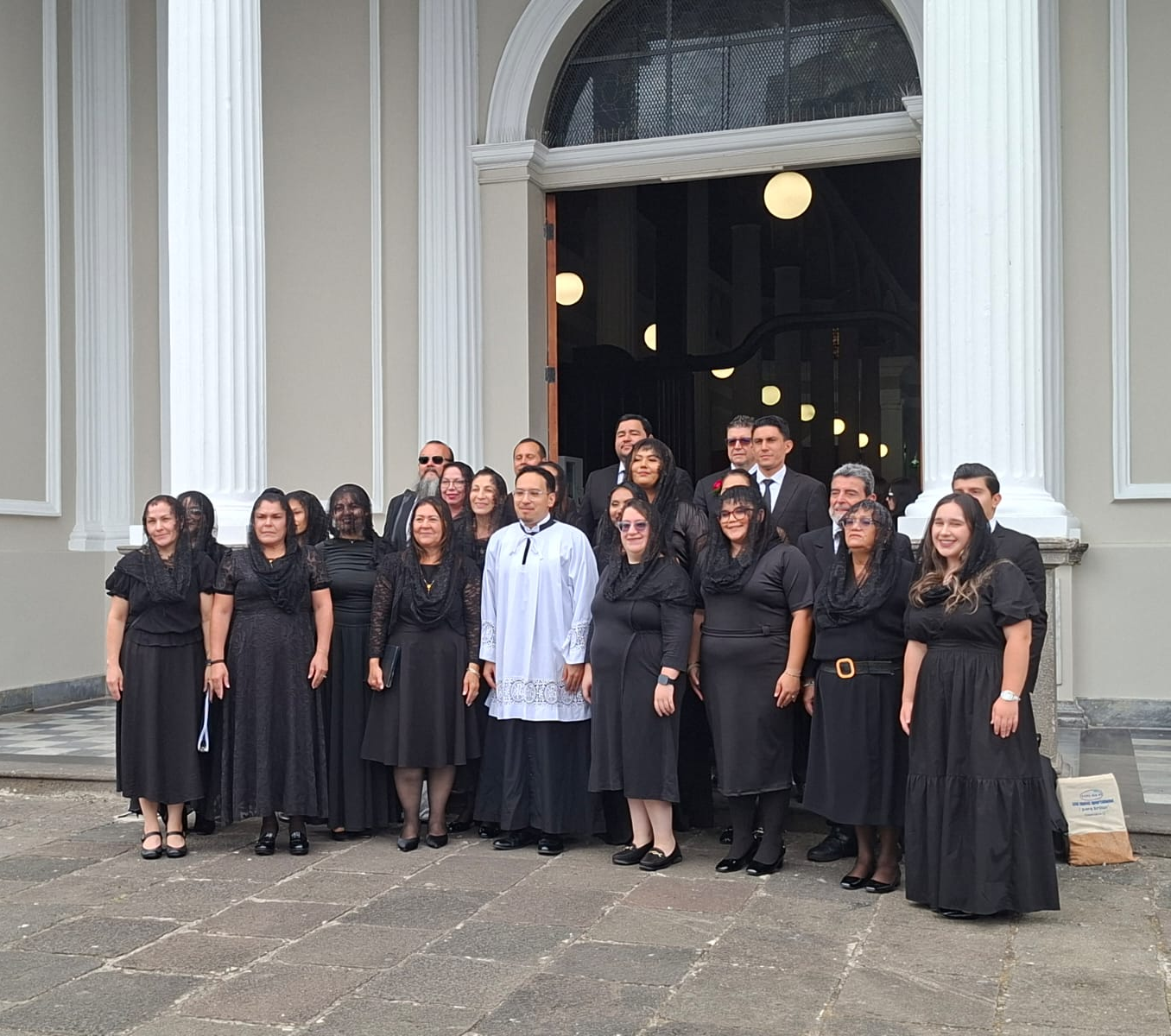 La Schola Cantorum La Soledad durante un ensayo en San José, Costa Rica
